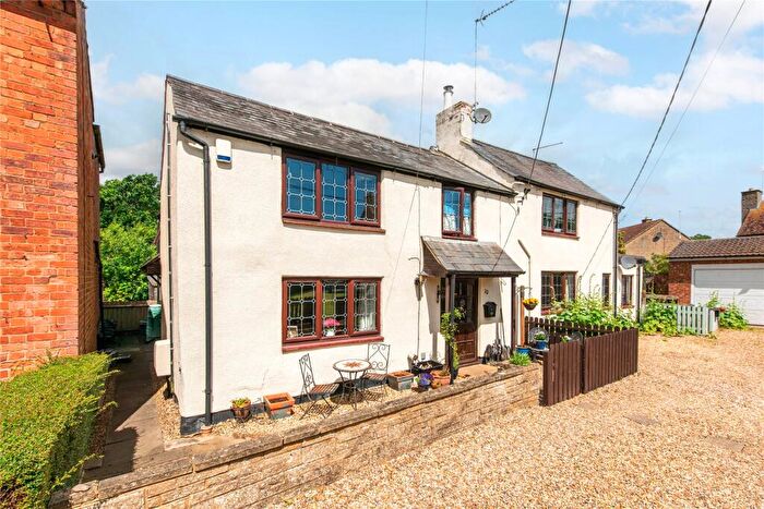 3 Bedroom Detached House For Sale In Bridle Path, Brafield On The Green, Northamptonshire, NN7