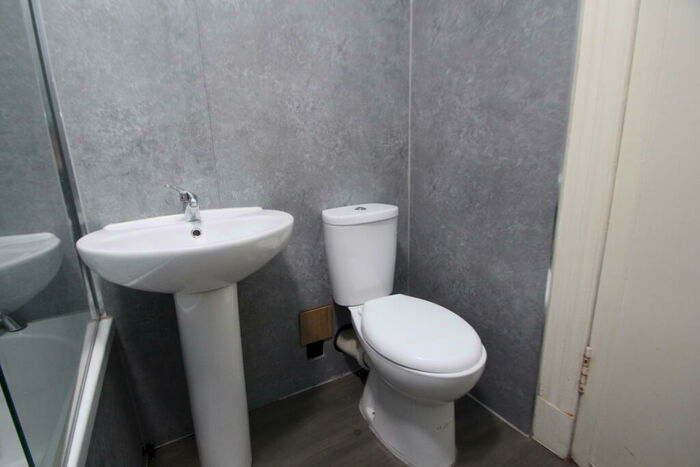 2 Bedroom Flat To Rent In Alexandra Park Street, Dennistoun, G31