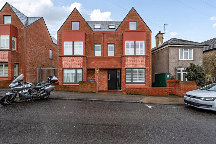 1 Bedroom Apartment For Sale In Teynham Road, Whitstable, CT5