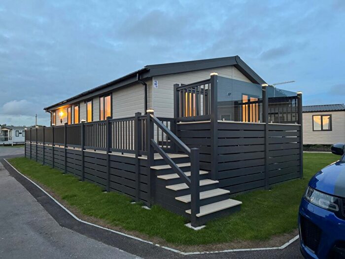 2 Bedroom Lodge For Sale In New Sunseeker Stonegate, Solent Breezes Holiday Park, Warsash, Southampton, Hampshire, SO31