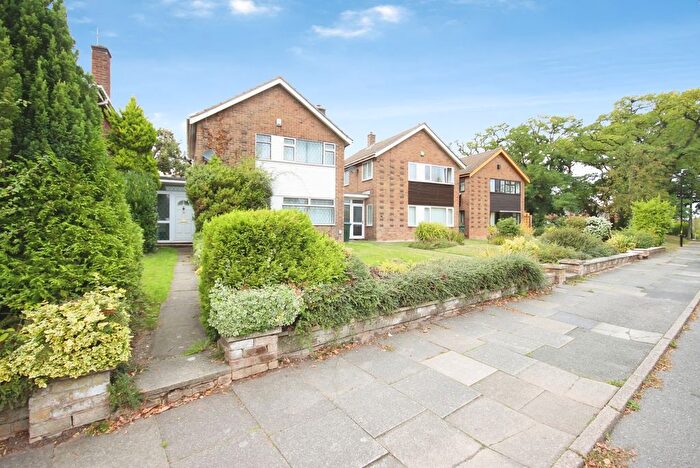 3 Bedroom Detached House For Sale In Dunchurch Highway, Coventry, West Midlands, CV5