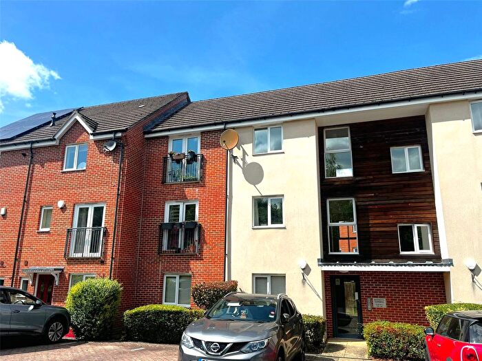 1 Bedroom Flat For Sale In Skippetts Gardens, Basingstoke, Hampshire, RG21