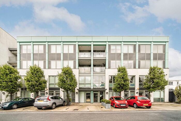 2 Bedroom Flat To Rent In Bardolph Road, Richmond, TW9