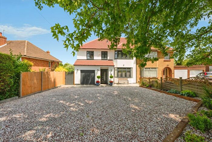 5 Bedroom Semi-Detached House For Sale In Kingscroft Road, Leatherhead, Surrey, KT22