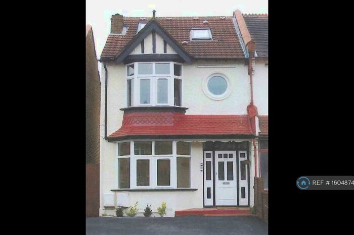 2 Bedroom Maisonette To Rent In West Barnes Lane, Surrey, KT3