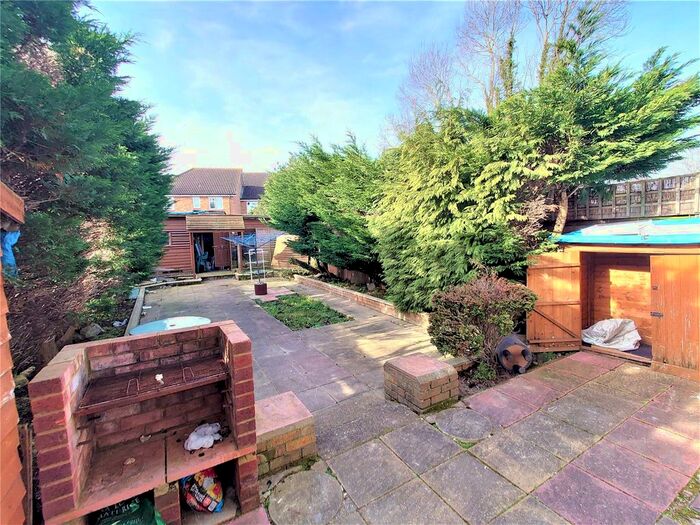 5 Bedroom Semi-Detached House To Rent In York Avenue, Hayes, Greater London, UB3