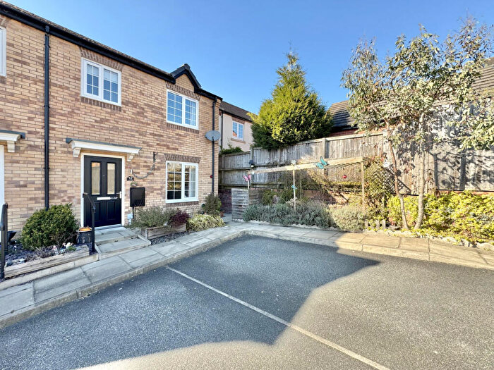 3 Bedroom Semi-Detached House To Rent In Clover Close, Great Preston, LS26