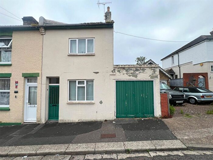 3 Bedroom House For Sale In Buller Road, Chatham, Kent, ME4