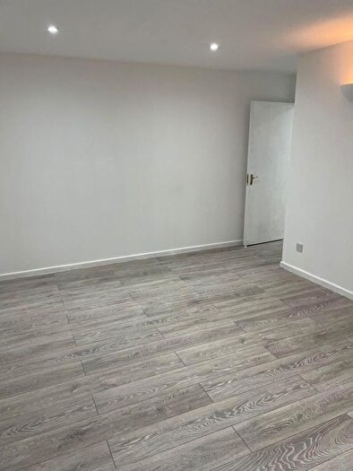 2 Bedroom Flat To Rent In Gurney Close, Barking, IG11