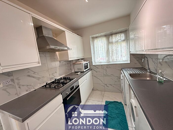 2 Bedroom Flat To Rent In Stanley Park Road, Wallington, SM6