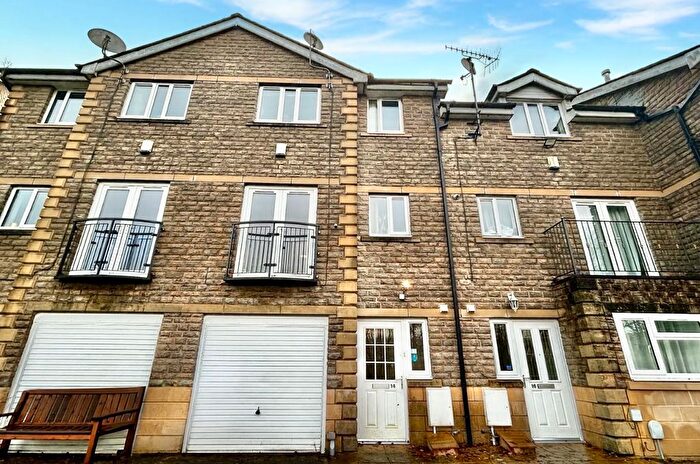 4 Bedroom Town House For Sale In Acre Park, Stacksteads, Bacup, OL13