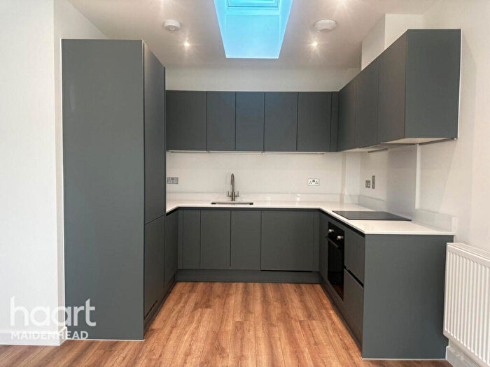 2 Bedroom Coach House For Sale In Orchid Drive, High Wycombe, HP10