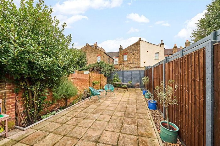 2 Bedroom Flat For Sale In Fallsbrook Road, Furzedown, SW16