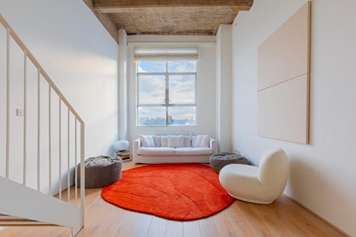 1 Bedroom Flat To Rent In King Edward's Road, London, E9