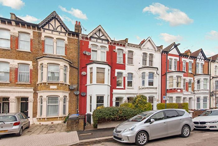 2 Bedroom Flat To Rent In Burton Road, Kilburn, London, NW6
