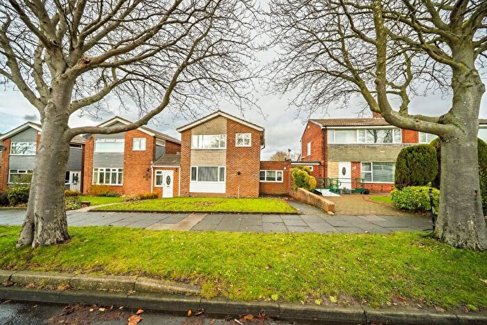 3 Bedroom Link Detached House For Sale In Hillhead Parkway, Newcastle, NE5