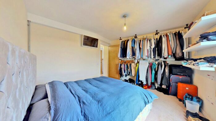 1 Bedroom Flat For Sale In Banstead Court, Westway, London, W12
