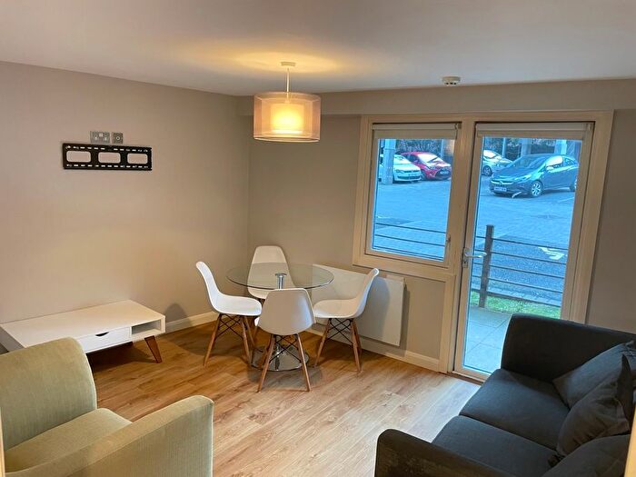 2 Bedroom Flat To Rent In North Street, Leeds, LS2