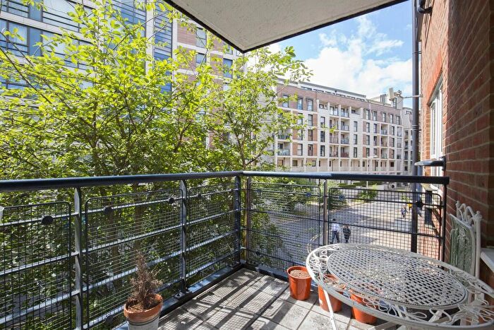 1 Bedroom Apartment To Rent In Royal Quarter, Kingston Upon Thames, KT2