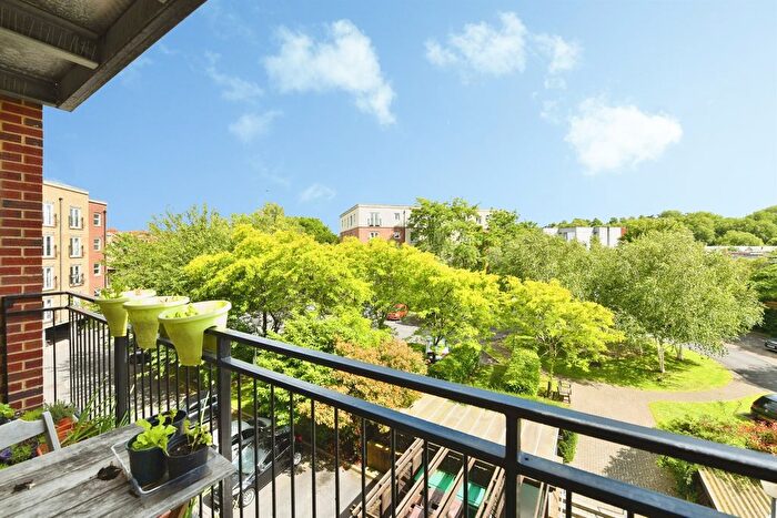 2 Bedroom Flat For Sale In Bedminster Parade, Bristol, BS3