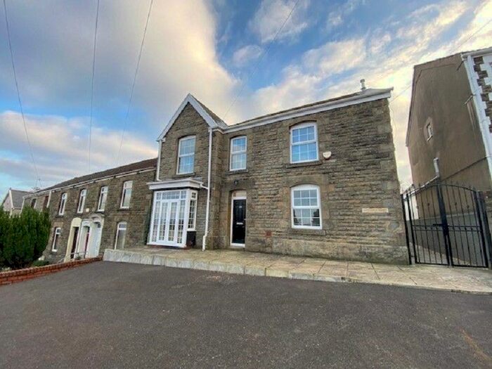 4 Bedroom Detached House To Rent In Caemawr Road, Morriston, Swansea, City And County Of Swansea. SA6