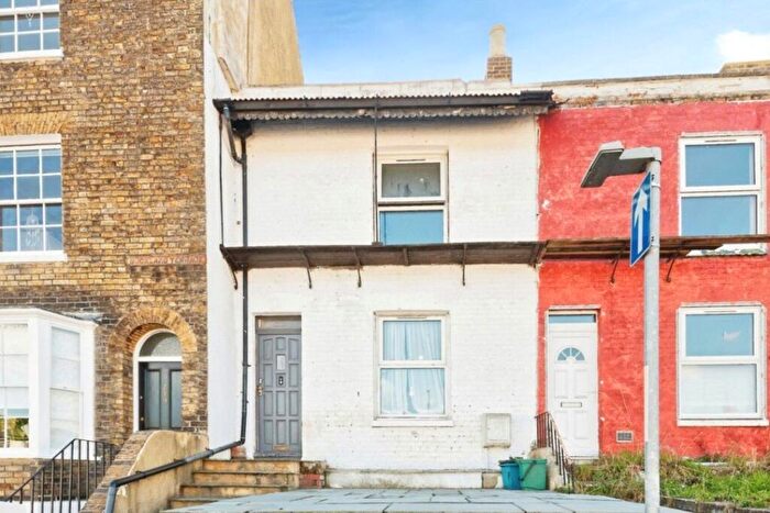 2 Bedroom House For Sale In London Road, Dover, Kent, CT17