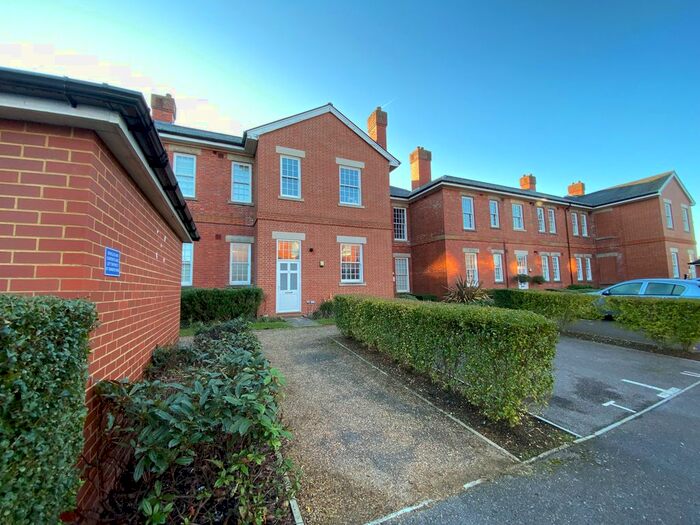 1 Bedroom Flat To Rent In Dillon Close, Epsom KT19