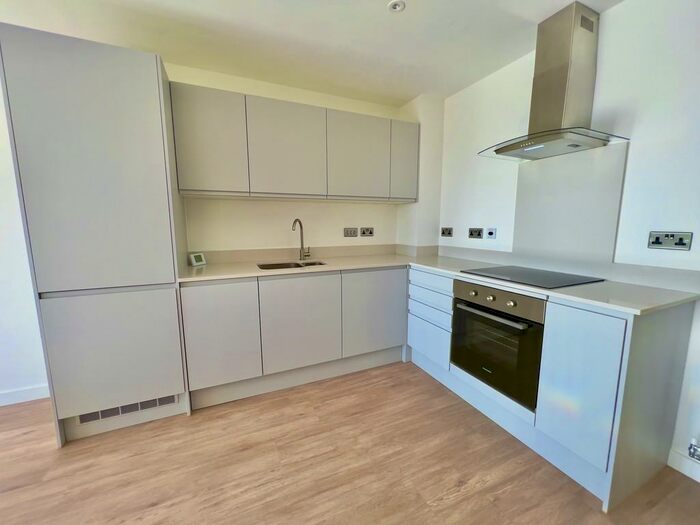 2 Bedroom Apartment To Rent In Trent Lane, Nottingham, NG2