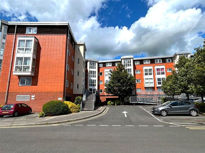2 Bedroom Flat For Sale In The Waterfront, Selby, YO8