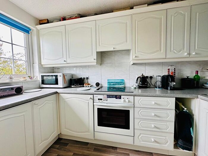 1 Bedroom Flat For Sale In Mayford Close, Beckenham, BR3