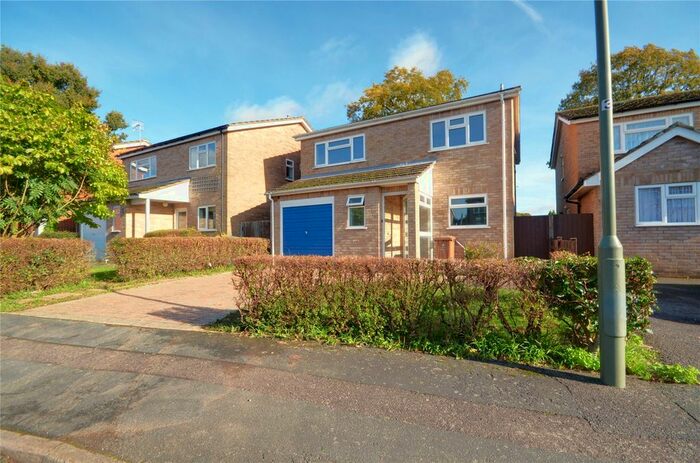 4 Bedroom Detached House To Rent In Horley, Surrey, RH6