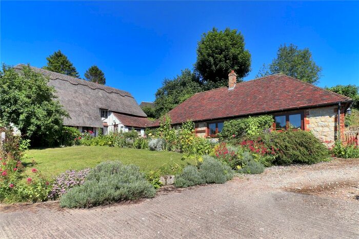 3 Bedroom Detached House For Sale In Smarden Road, Pluckley, Kent, TN27
