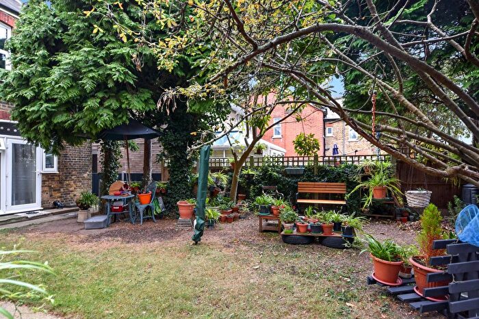 1 Bedroom Flat For Sale In Ness Road, Shoeburyness, Essex, SS3