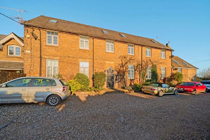 2 Bedroom Flat For Sale In Lower Road, Teynham, ME9
