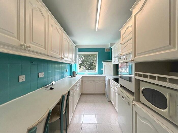 2 Bedroom Flat To Rent In Broadfields Heights, Broadfields Ave, Edgware, HA8