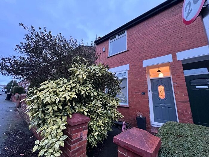 2 Bedroom House To Rent In Hillington Road, Stockport, SK3