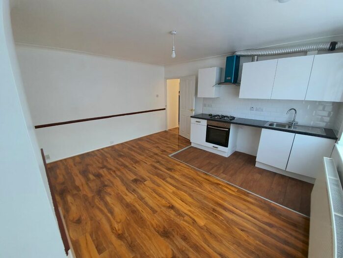 3 Bedroom Flat To Rent In Tillotson Road, Edmonton, London., N9