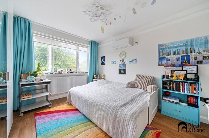 5 Bedroom Detached House To Rent In Wickham Road, Croydon, Surrey, CR0