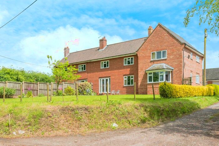 5 Bedroom Semi-Detached House For Sale In Church Road, Itteringham, Norwich, Norfolk, NR11
