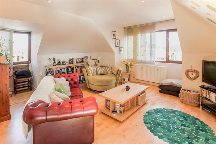 2 Bedroom Flat To Rent In Bancroft, Hitchin, SG5