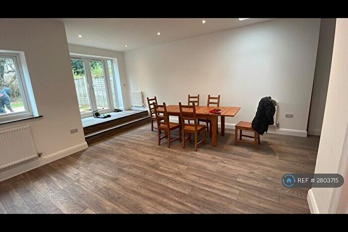 4 Bedroom Semi Detached House To Rent In Station Road, Orpington, BR6