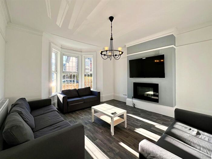 7 Bedroom Terraced House To Rent In Queens Road, Jesmond, NE2