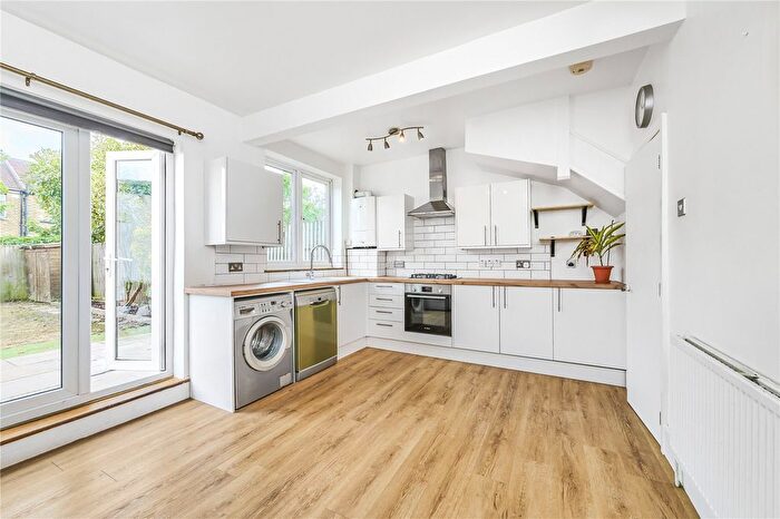 3 Bedroom Terraced House To Rent In Hailsham Road, Tooting, SW17