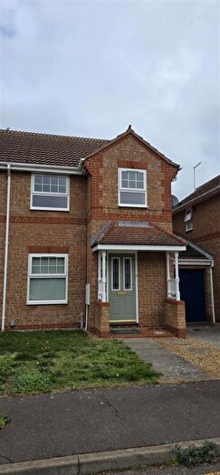 3 Bedroom Semi-Detached House To Rent In Lodge Close, Huntingdon, PE29