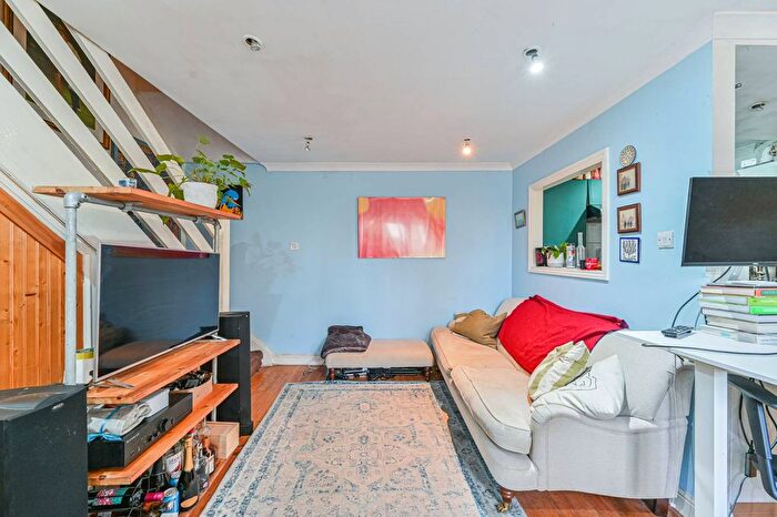2 Bedroom Maisonette For Sale In Florence Road, New Cross, London, SE14