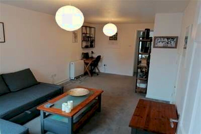 1 Bedroom Flat To Rent In Gaunts Close, Portishead, BS20