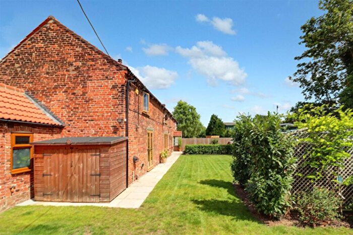 4 Bedroom Semi-Detached House For Sale In High Street, Newton-On-Trent, LN1