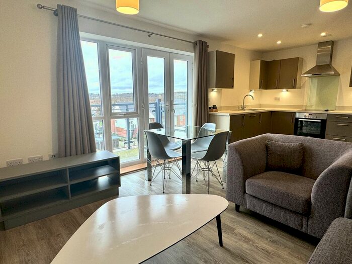 1 Bedroom Flat To Rent In Holmbush Mews, Faygate, Horsham, RH12