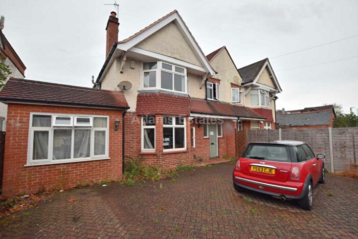 7 Bedroom Terraced House To Rent In Northcourt Avenue, Reading, RG2