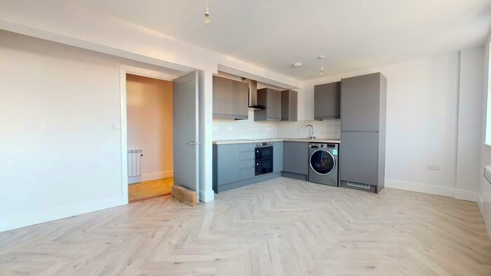 1 Bedroom Flat To Rent In South Road, Haywards Heath, RH16